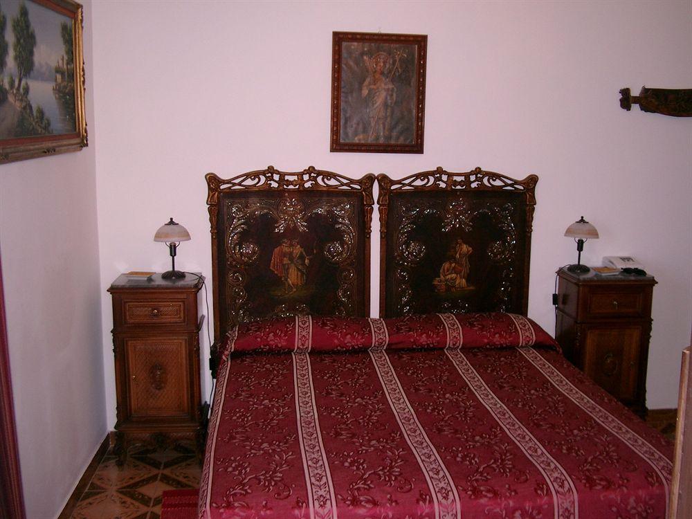 Hotel La Riva Giardini Naxos Luaran gambar