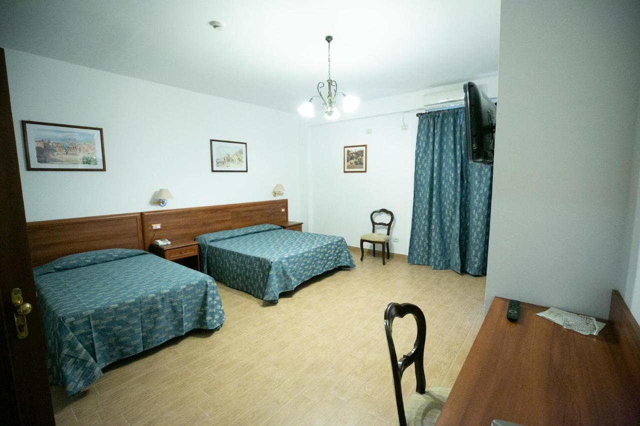 Hotel La Riva Giardini Naxos Luaran gambar