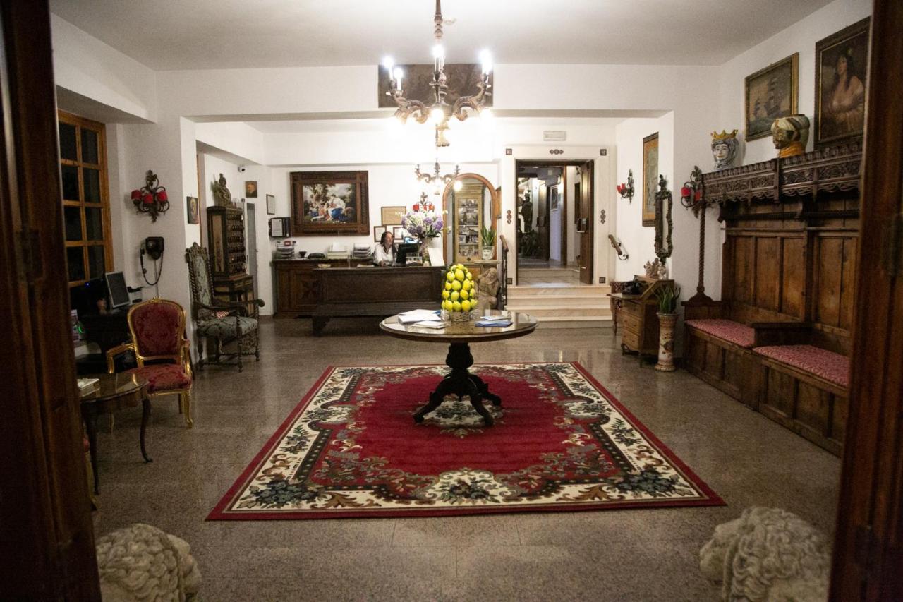 Hotel La Riva Giardini Naxos Luaran gambar