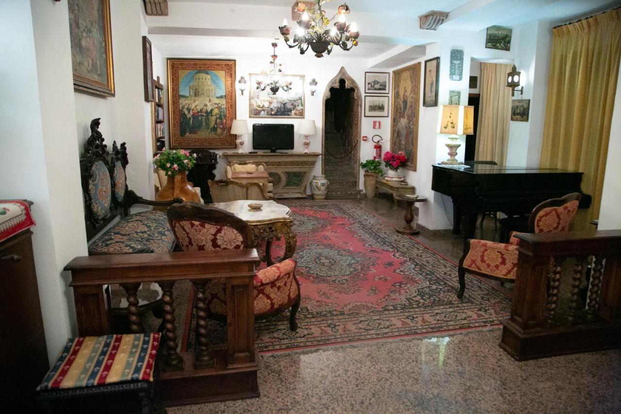 Hotel La Riva Giardini Naxos Luaran gambar