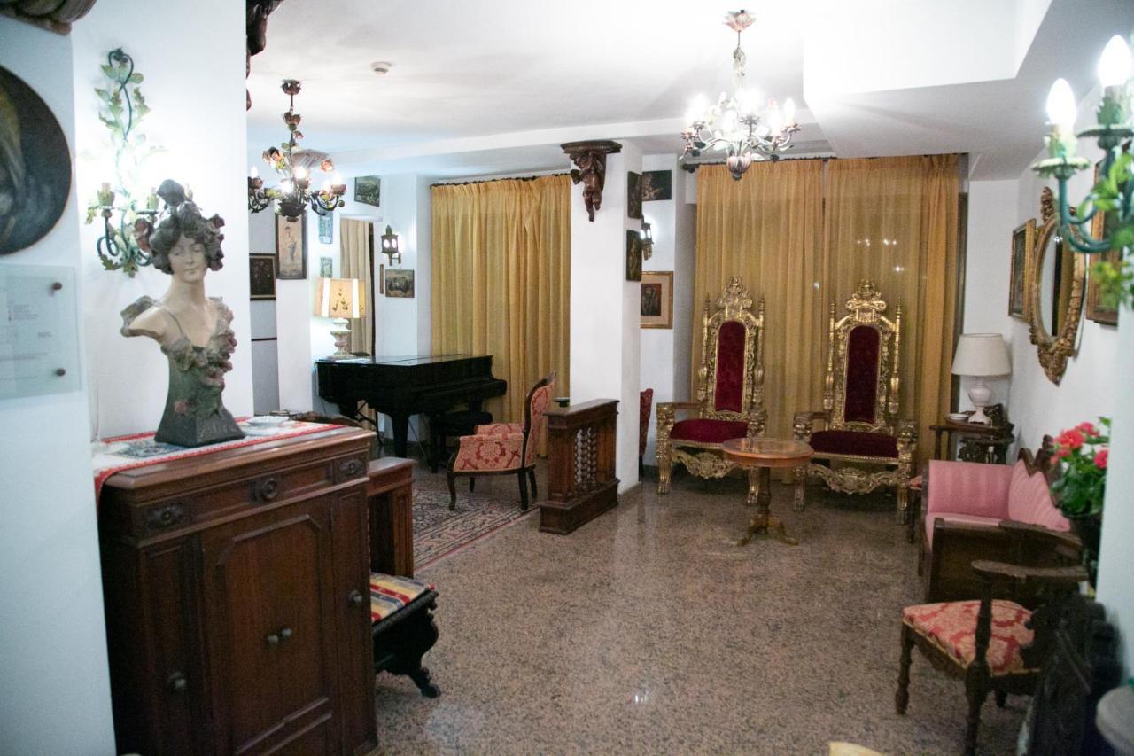 Hotel La Riva Giardini Naxos Luaran gambar