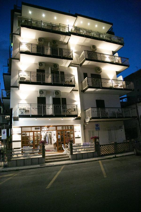 Hotel La Riva Giardini Naxos Luaran gambar