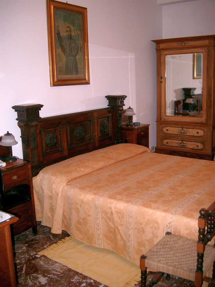 Hotel La Riva Giardini Naxos Luaran gambar