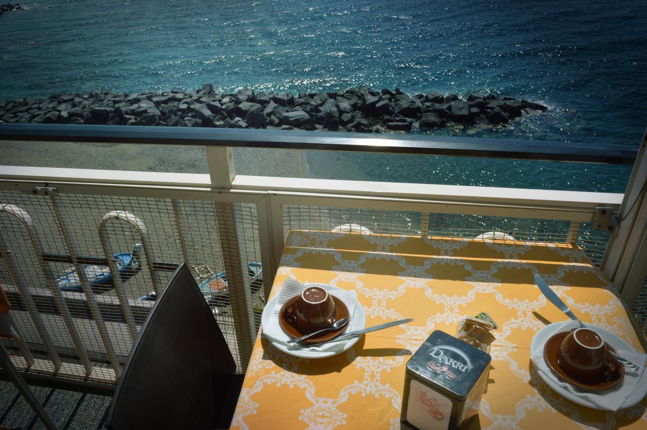 Hotel La Riva Giardini Naxos Luaran gambar