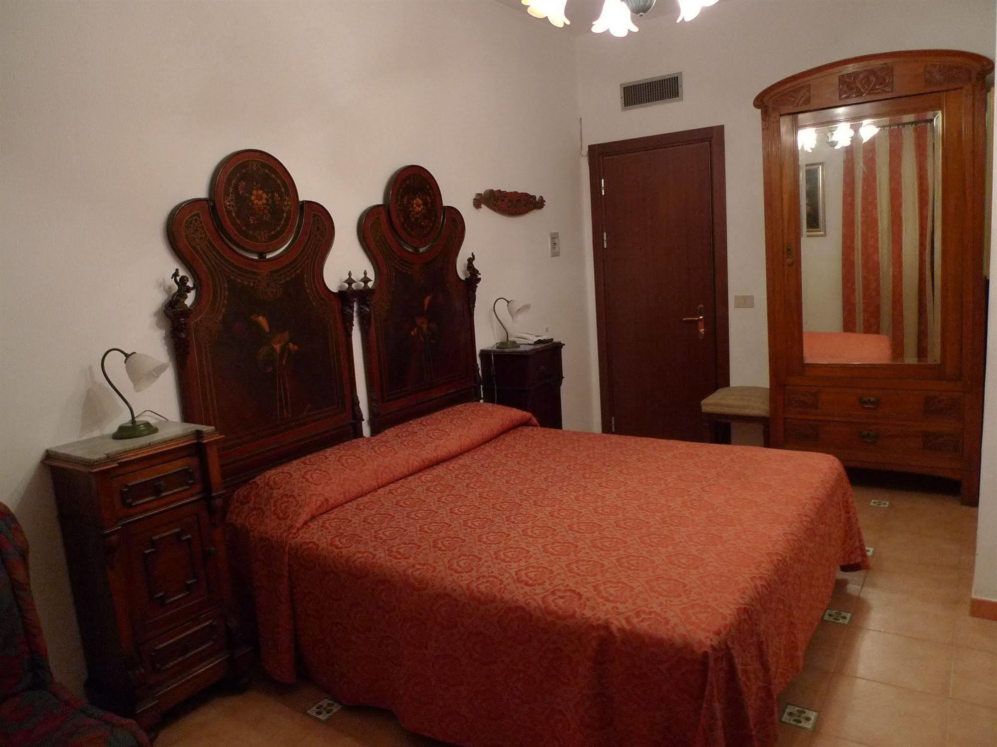 Hotel La Riva Giardini Naxos Luaran gambar