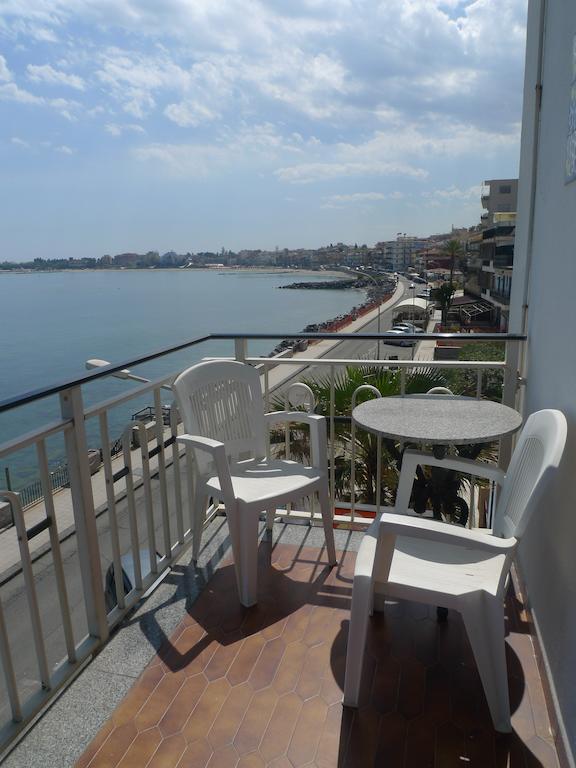 Hotel La Riva Giardini Naxos Luaran gambar