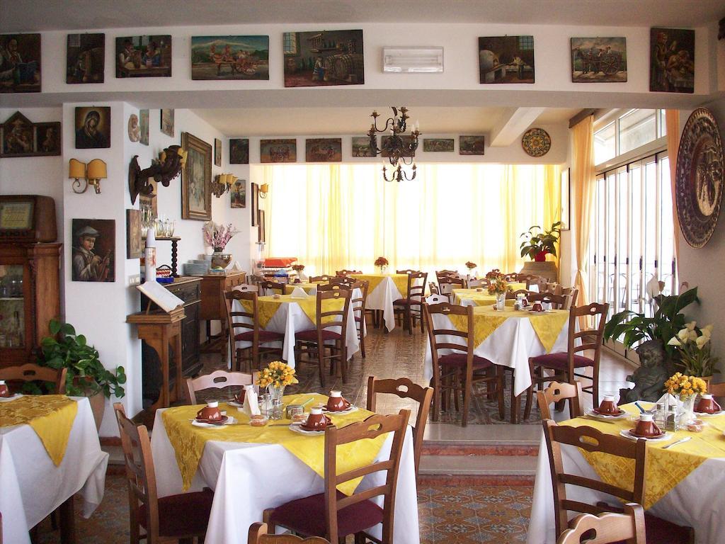 Hotel La Riva Giardini Naxos Luaran gambar
