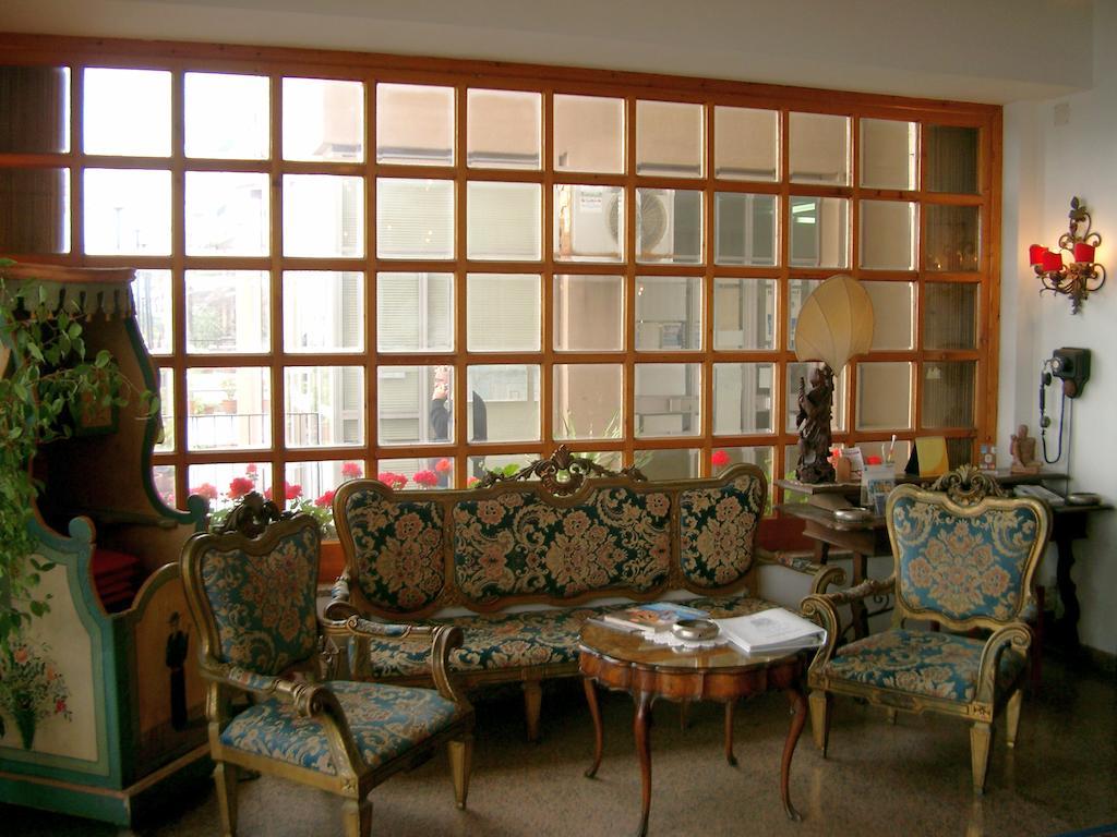 Hotel La Riva Giardini Naxos Luaran gambar