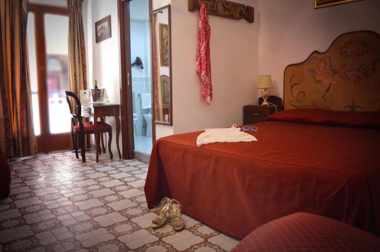 Hotel La Riva Giardini Naxos Luaran gambar