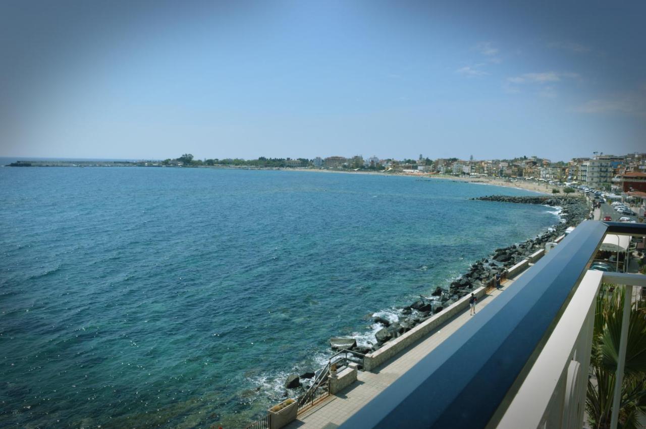 Hotel La Riva Giardini Naxos Luaran gambar
