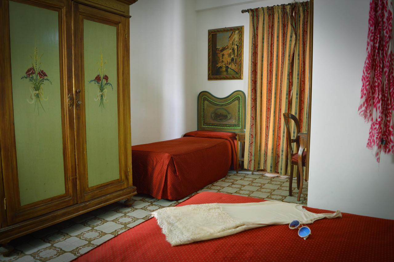 Hotel La Riva Giardini Naxos Luaran gambar